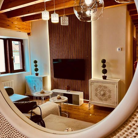 El Capricho De Claudia_ Apartamentos Burgos Catedral المظهر الخارجي الصورة