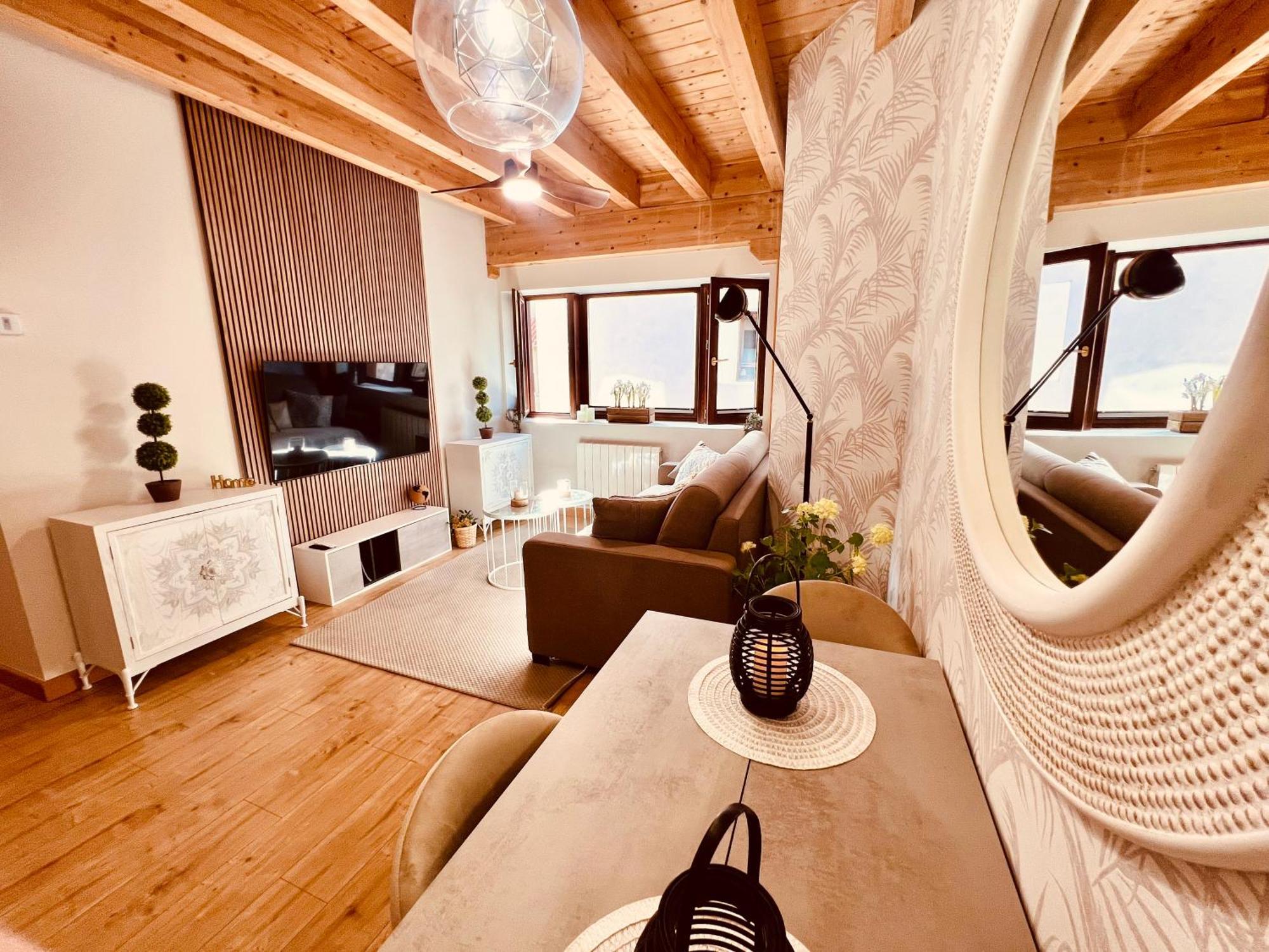 El Capricho De Claudia_ Apartamentos Burgos Catedral المظهر الخارجي الصورة